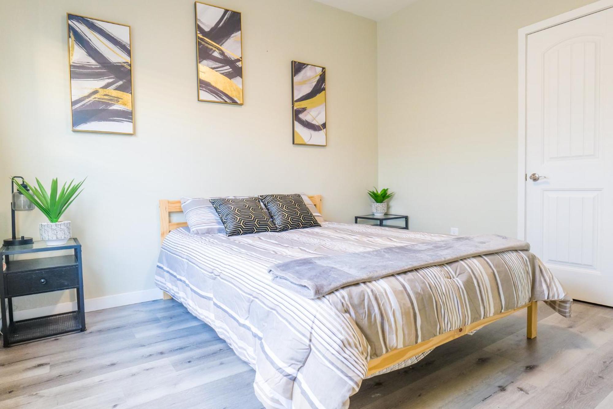 2br Retreat Near Balboa Park Apartment